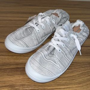 Tommy Bahamas slip on sneaker 10